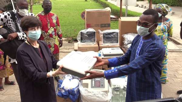 CORONAVIRUS : Don d'équipements de prise en charge au Ministère de la santé