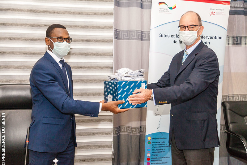 CORONAVIRUS - Don d'équipements de laboratoire au Ministère de la santé