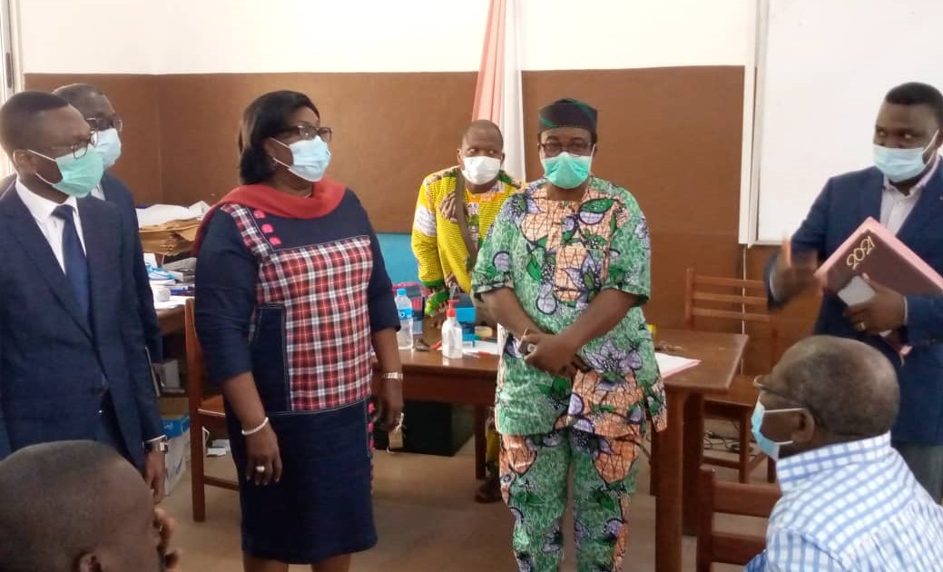 Recrutement de 1600 agents au profit de la santé : Adidjatou MATHYS et Benjamin HOUNKPATIN visitent le centre de correction.