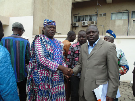 Le ministère de la Santé crée le cadre de collaboration entre médecins et tradi- thérapeutes .