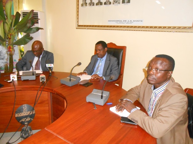 Les jeunes pharmaciens  reconnaissant au ministre Dossou Togbé