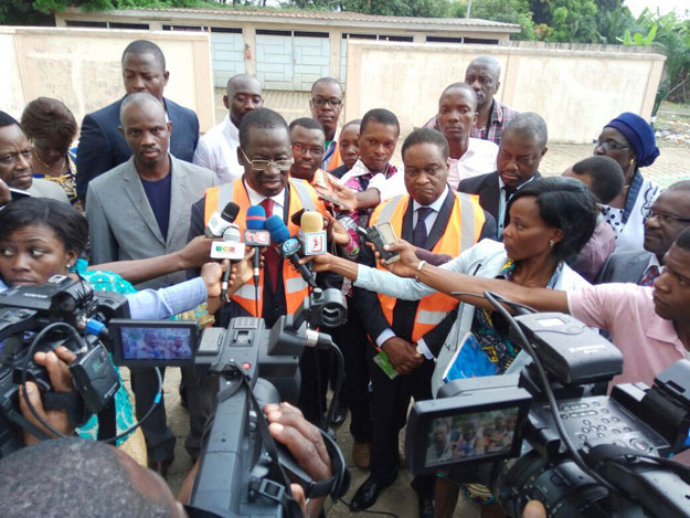 Implantation de la fibre optique au Ministère de la Santé.