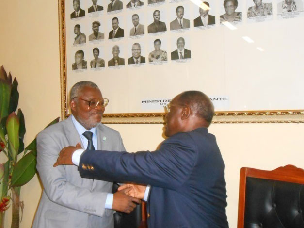 Le Ministre Pascal DOSSOU TOGBE distingué pour  ses 20 ans d’affiliation au Lions Club.