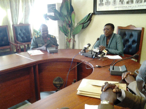 Séance de travail entre le Ministère de la Santé et les jeunes pharmaciens : KINDE-GAZARD réaffirme sa détermination à faire respecter scrupuleusement les textes en vigueur