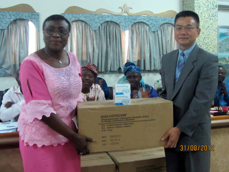 Prise en charge gratuite du Palu chez les enfants de 0 à 5 ans et les femmes enceintes : la Chine octroie des médicaments au ministère de la santé