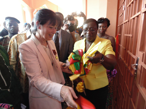 Centre hospitalier départemental du Zou-Collines Le ministre de la santé inaugure un bloc de chirurgie pédiatrique